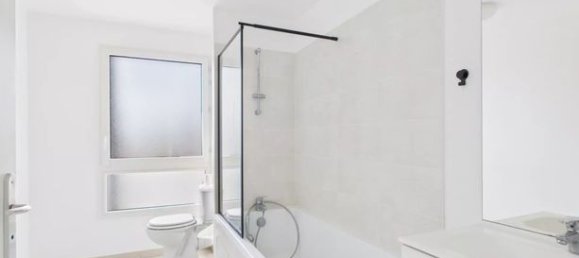 Apartamento de 3 dormitorios en Colombes, France No. 282023 11