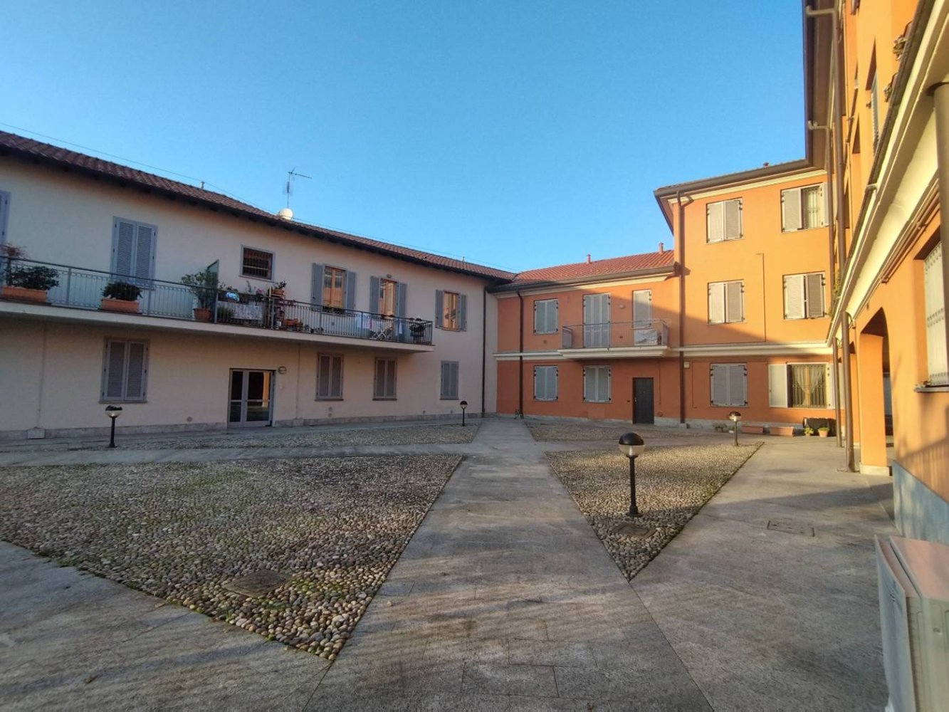 2 Schlafzimmer Wohnung in Rho, Italy, Nr. 22923