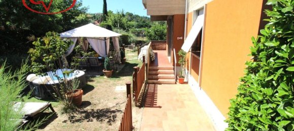 5 rooms Apartment in San Giovanni Valdarno, Italy No. 272366 2