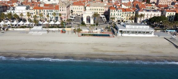 3 rooms Apartment in Finale Ligure, Italy No. 133849 5