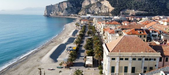 3 rooms Apartment in Finale Ligure, Italy No. 133849 10