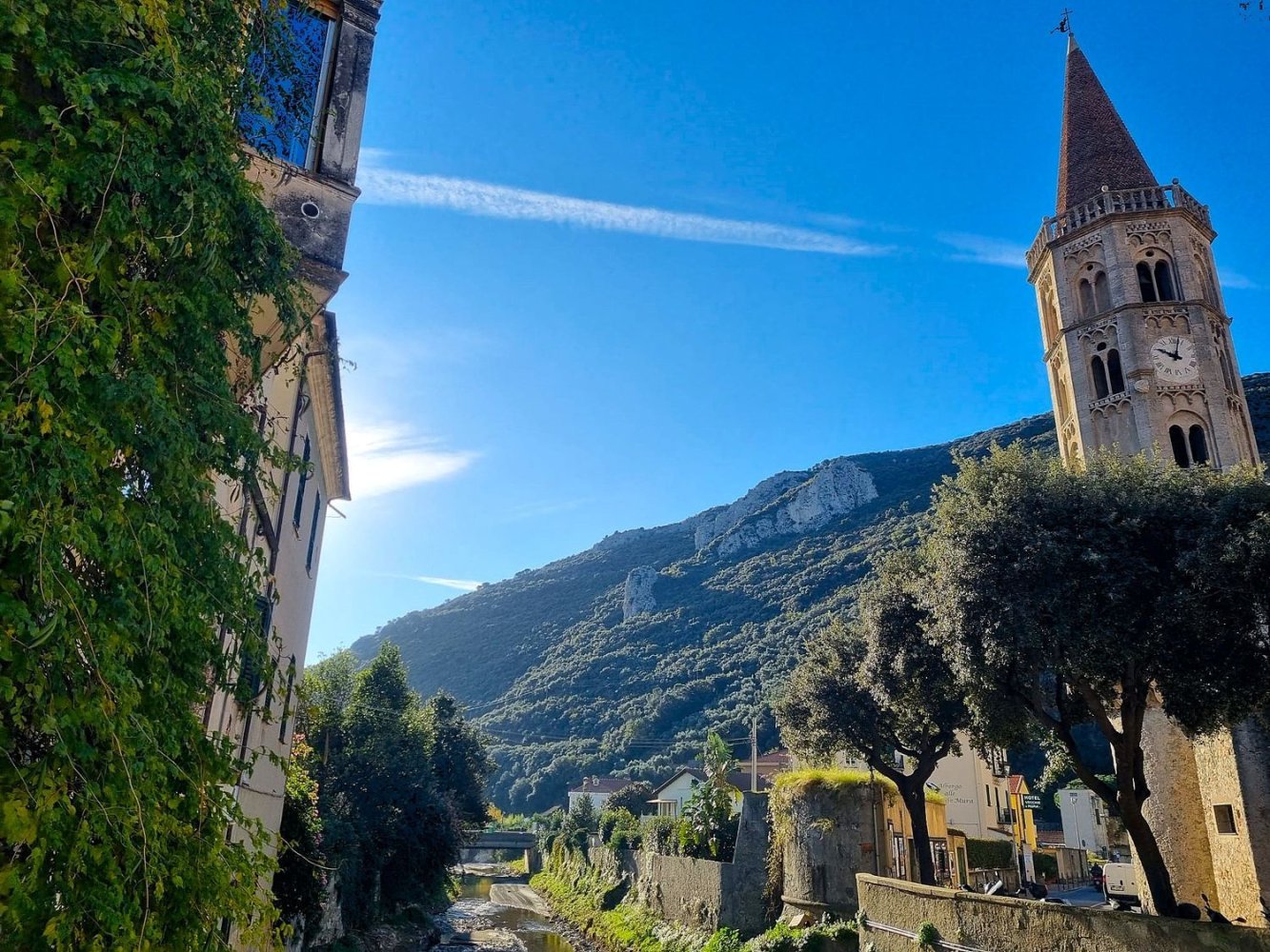 3 rooms Apartment in Finale Ligure, Italy No. 133849