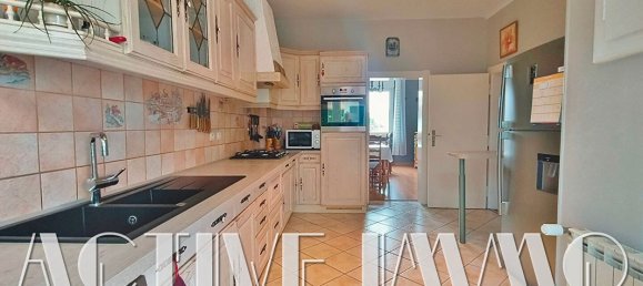 4 bedrooms House in Hayange, France No. 329450 8