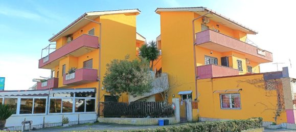 Квартира с 3 спальнями в Ардеа, Италия № 310823 3