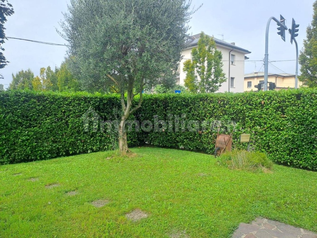 Casa de 3 dormitorios en Lallio, Italy No. 383258