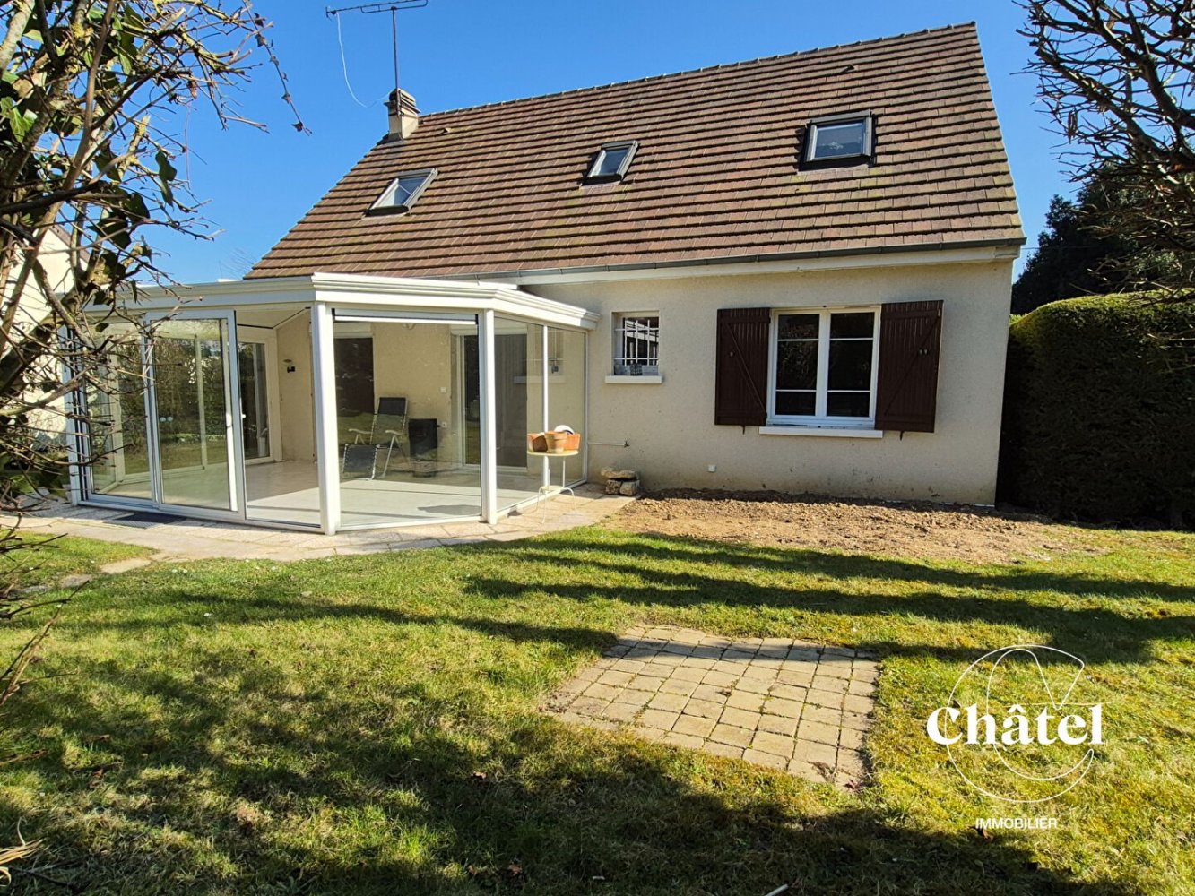 Villa de 4 dormitorios en Chantilly, France No. 252545