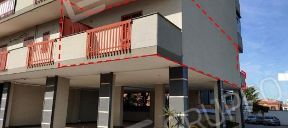 3 rooms Apartment in Bari, Italy No. 276623 7