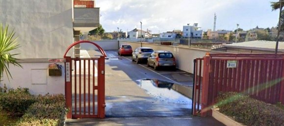 3 rooms Apartment in Bari, Italy No. 276623 5