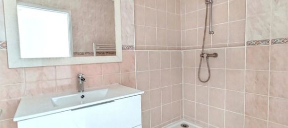 3 bedrooms Apartment in Le Pontet, France No. 309018 3