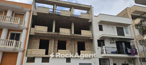 4 rooms Building in Cerignola, Italy No. 330457 2