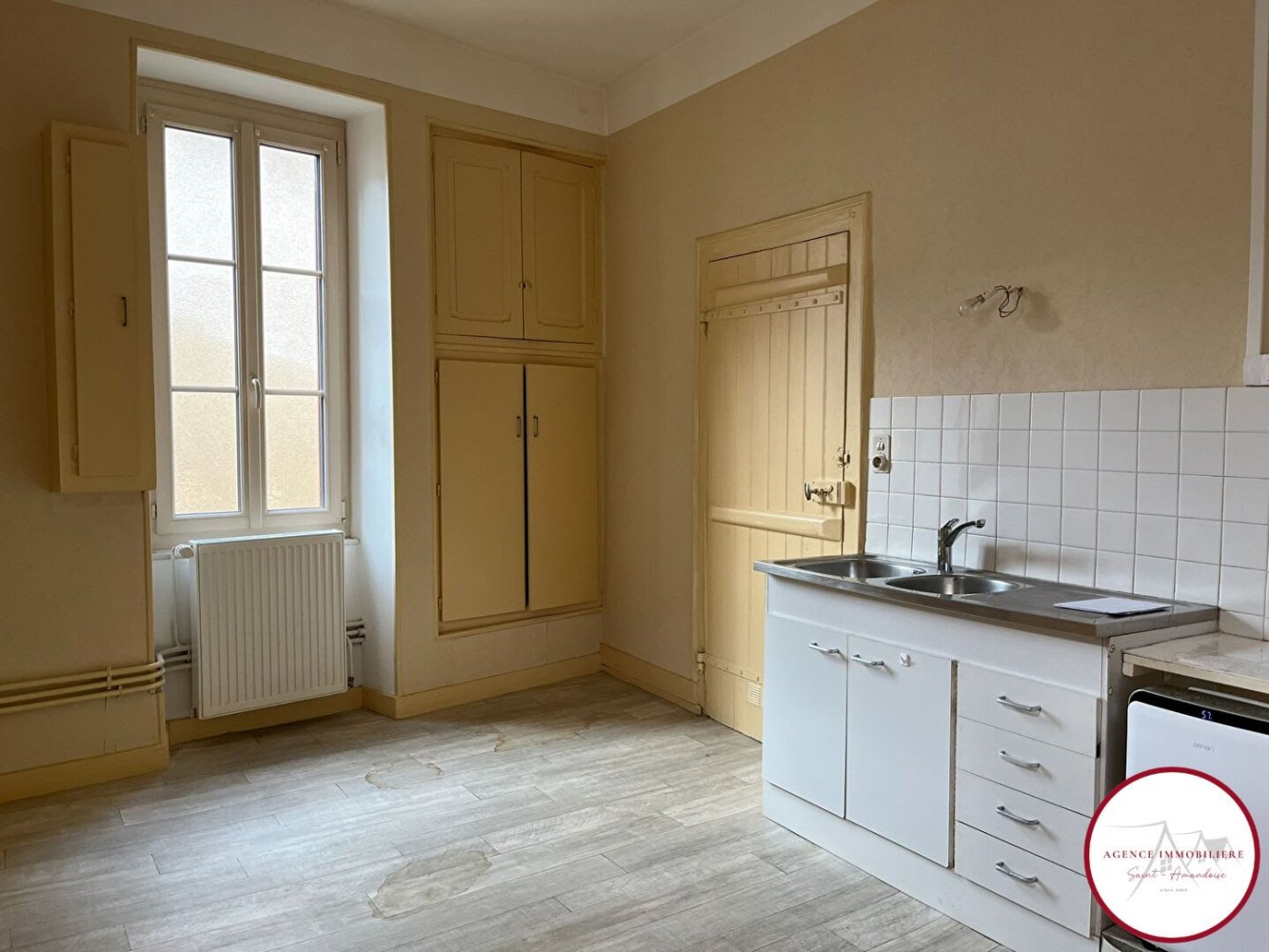 Дом с 2 спальнями в Сент-Аман-Монтрон, Франция № 53230