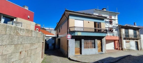 4 bedrooms Villa in Porto, Portugal No. 143121 3