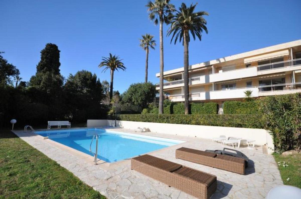 2 bedrooms Apartment in Cannes, France No. 2913