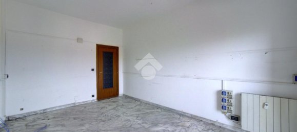 3 bedrooms Apartment in Turin, Italy No. 356643 4