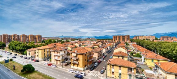 3 bedrooms Apartment in Turin, Italy No. 356643 7