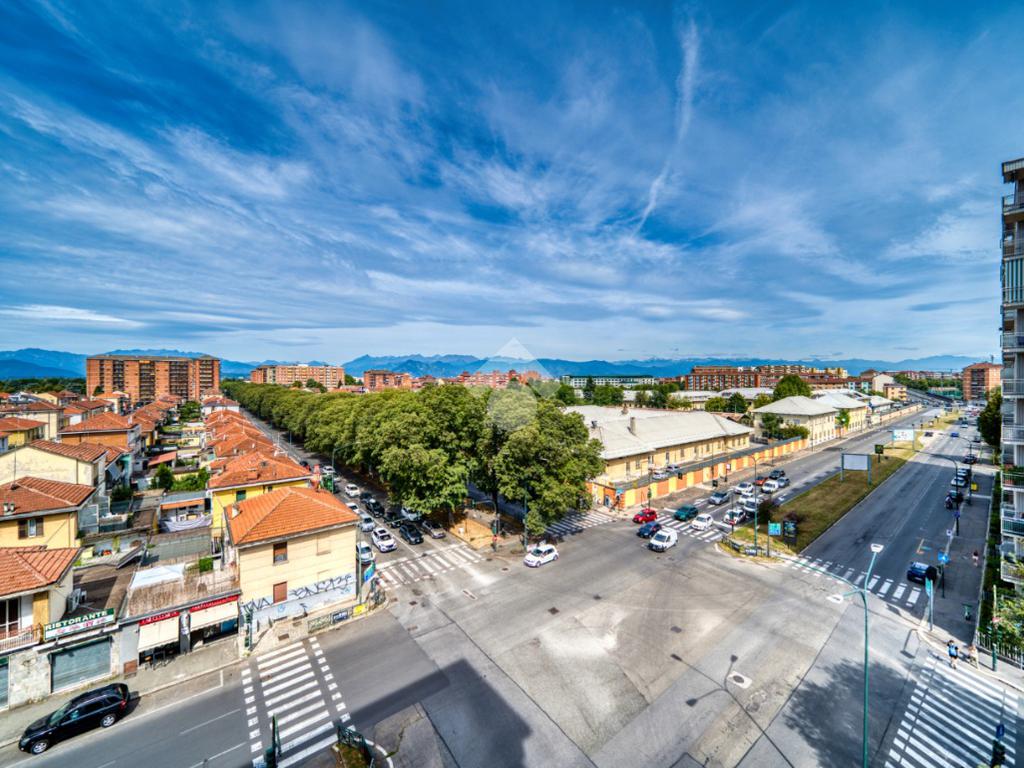 3 bedrooms Apartment in Turin, Italy No. 356643