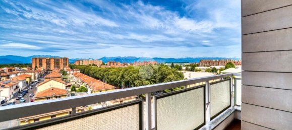 3 bedrooms Apartment in Turin, Italy No. 356643 6