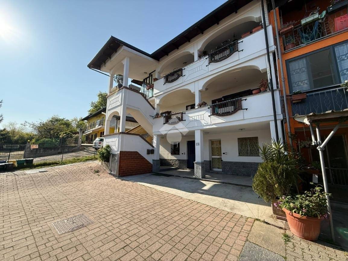 3 bedrooms House in Castellamonte, Italy No. 302141