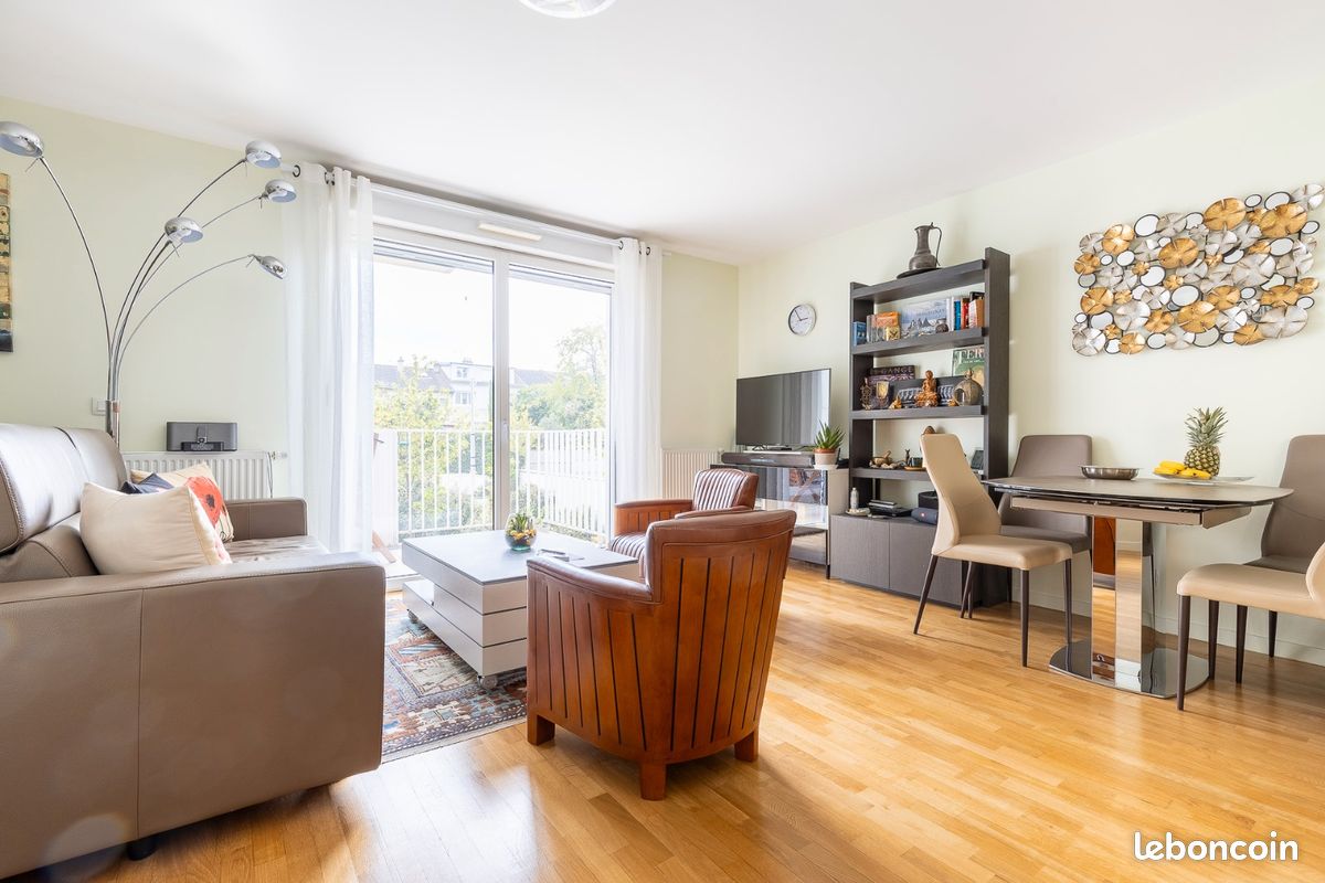 3 bedrooms Apartment in Massy, France No. 178838