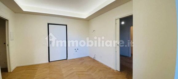 2 bedrooms Apartment in Milan, Italy No. 239617 4