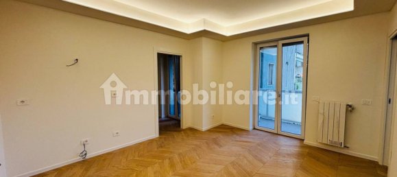 2 bedrooms Apartment in Milan, Italy No. 239617 3