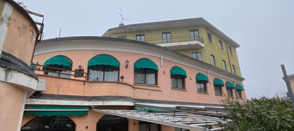 Propriété commerciale à Mozzate, Italy 930m² No. 109634 3