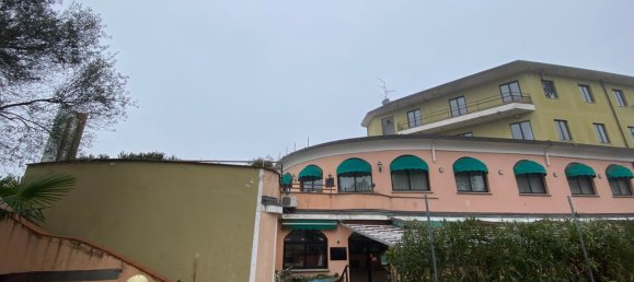 Propriété commerciale à Mozzate, Italy 930m² No. 109634 5