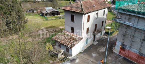 4 bedrooms House in Albino, Italy No. 162612 3