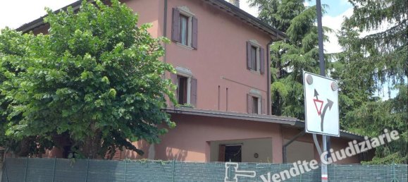 5 rooms Apartment in Carpineti, Italy No. 95077 5