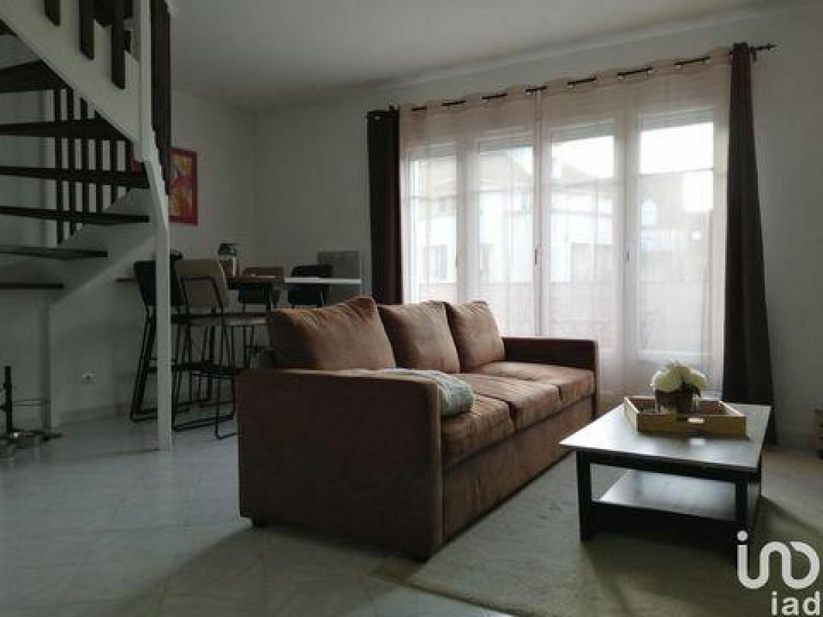 2 bedrooms Condo in Villeparisis, France No. 28863