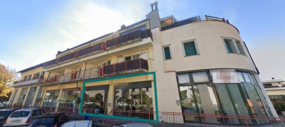 3غرفة عقار تجاري في Sansepolcro, Italy رقم 282699 2