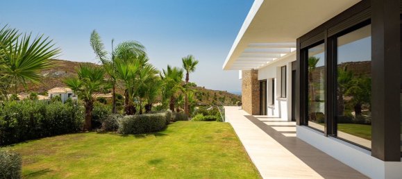 Villa de 6 dormitorios en Marbella, Spain No. 10101 2