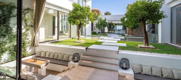 Villa de 6 dormitorios en Marbella, Spain No. 10101 10