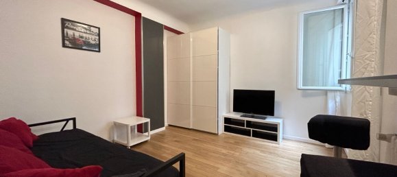 Studio in Paris, France No. 187966 2