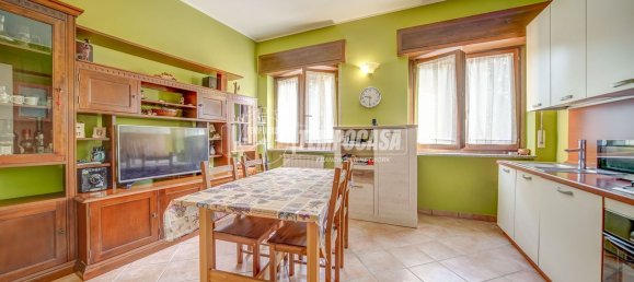 Apartamento de 2 dormitorios en Somma Lombardo, Italy No. 363548 2