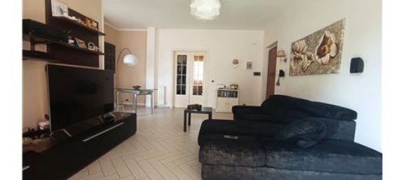 3 bedrooms Apartment in Livorno, Italy No. 304824 2