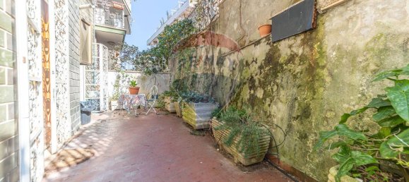 2-salle Appartement à Tivoli, Italy No. 275599 10