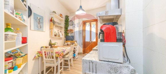 2-salle Appartement à Tivoli, Italy No. 275599 17