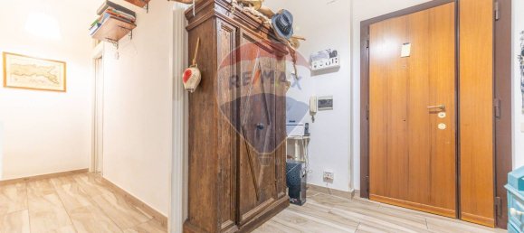 2-salle Appartement à Tivoli, Italy No. 275599 7