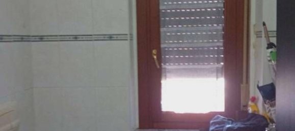 2-salle Appartement à Gerenzano, Italy No. 306648 15