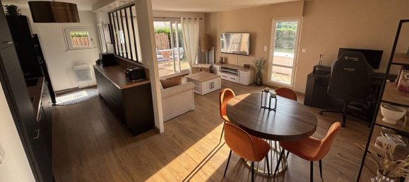 Apartamento de 2 dormitorios en Evry, France No. 328158 2