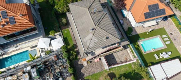 Villa de 5 habitaciónes en Treviglio, Italy No. 287624 2