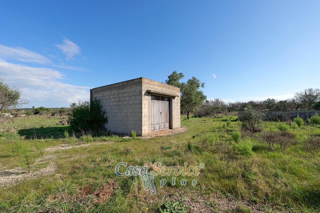 Земельный участок 5000м² в Matino, Италия № 237374