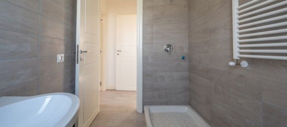 Villa de 3 habitaciónes en San Cesareo, Italy No. 8859 11