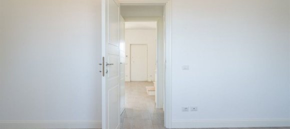 Villa de 3 habitaciónes en San Cesareo, Italy No. 8859 9