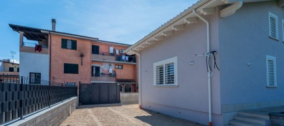 Villa de 3 habitaciónes en San Cesareo, Italy No. 8859 101