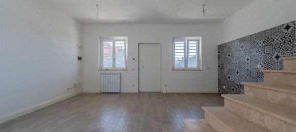 Villa de 3 habitaciónes en San Cesareo, Italy No. 8859 2