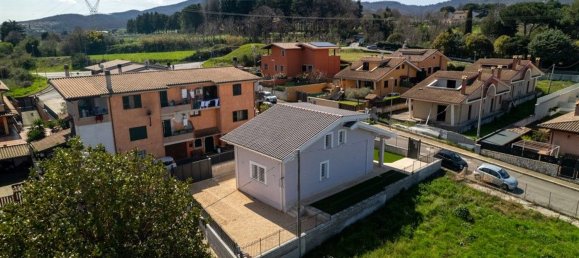 Villa de 3 habitaciónes en San Cesareo, Italy No. 8859 51