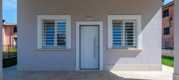 Villa de 3 habitaciónes en San Cesareo, Italy No. 8859 86