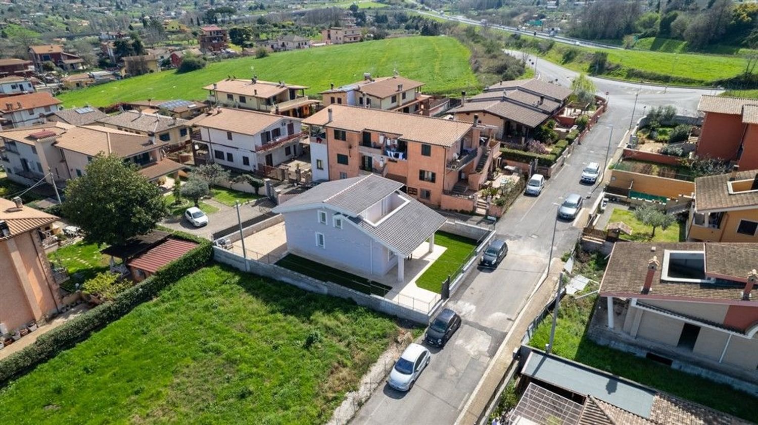 Villa de 3 habitaciónes en San Cesareo, Italy No. 8859